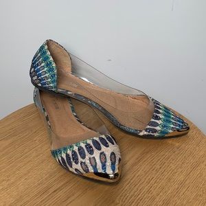 Beautiful statement flats, size 9 US